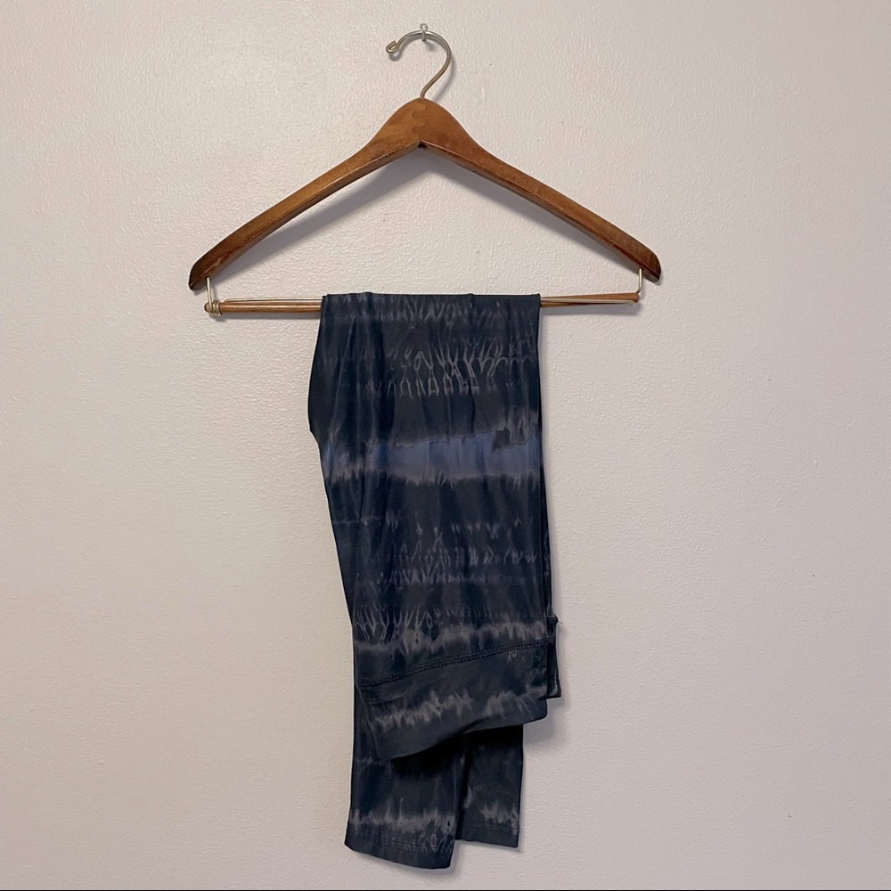 Cascade Sport Performance Leggings Blue Stripe Tie Dye - Burning Man Festival